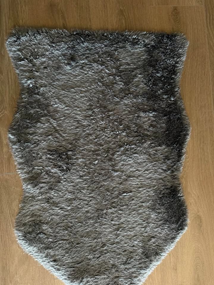 Cozy Home Bundle- Calvin Klein Blanket and IKEA Toftlund Rug - photo 3