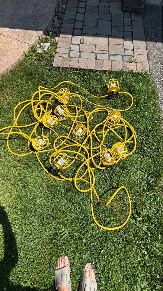 100 ft. 12/2 Ten Socket Construction Site String Light Set - photo 2