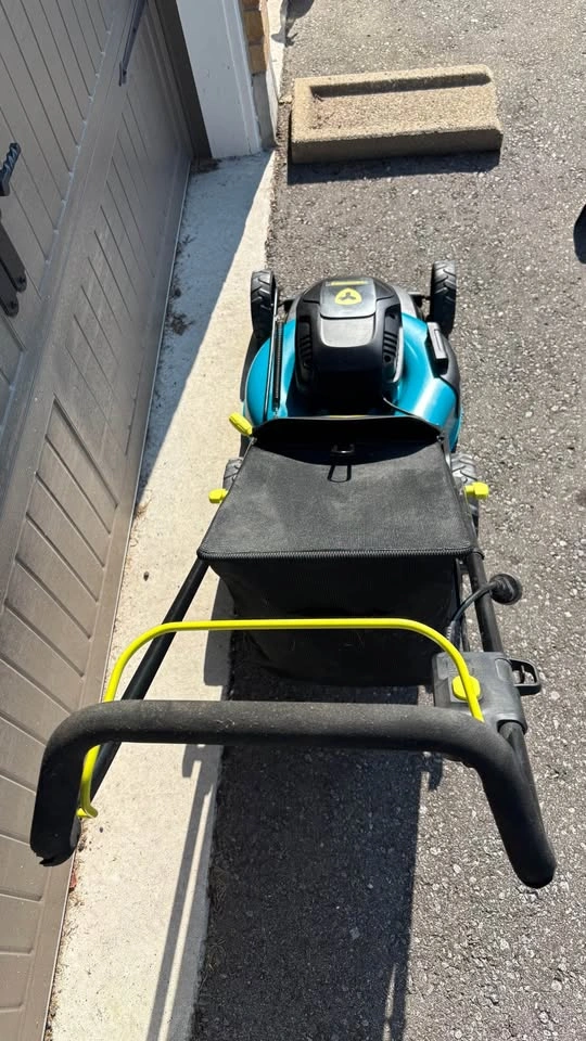 Yardworks 20-inch 12A 3 in 1 Electric Lawn Mower - photo 3