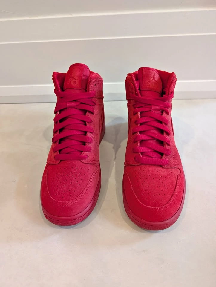 Air Jordan 1 Retro High BG Red Suede Youth 5Y / Women’s 6.5