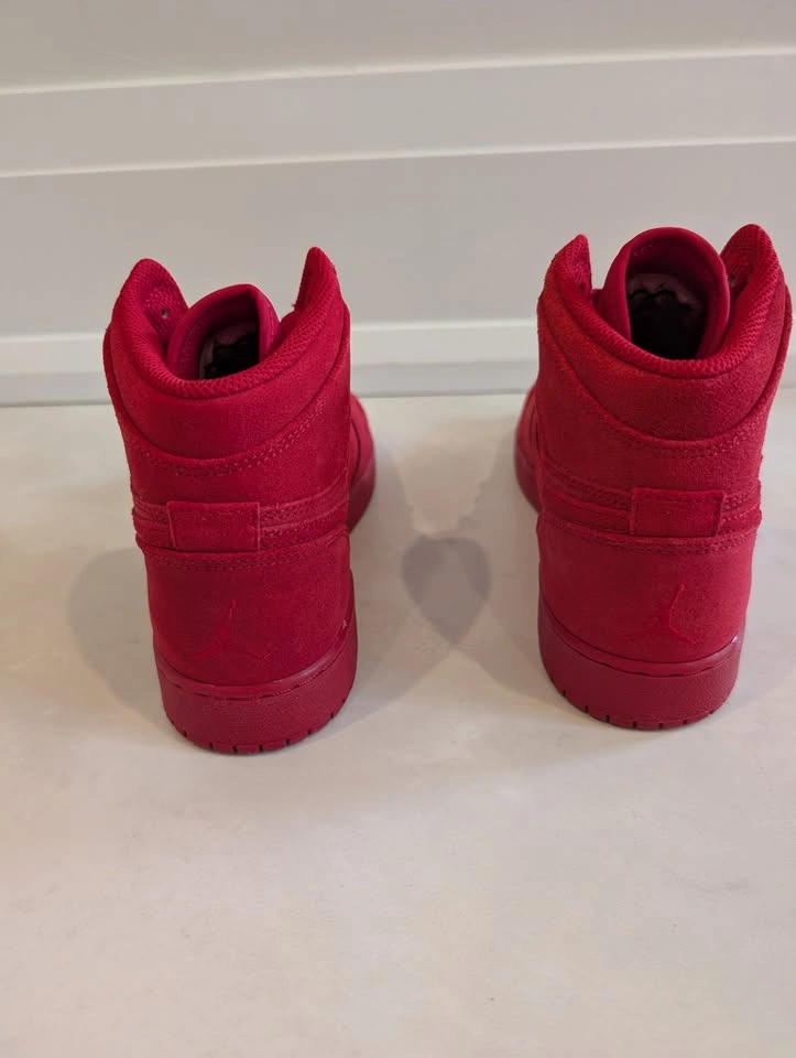 Air Jordan 1 Retro High BG Red Suede Youth 5Y / Women’s 6.5 - photo 4