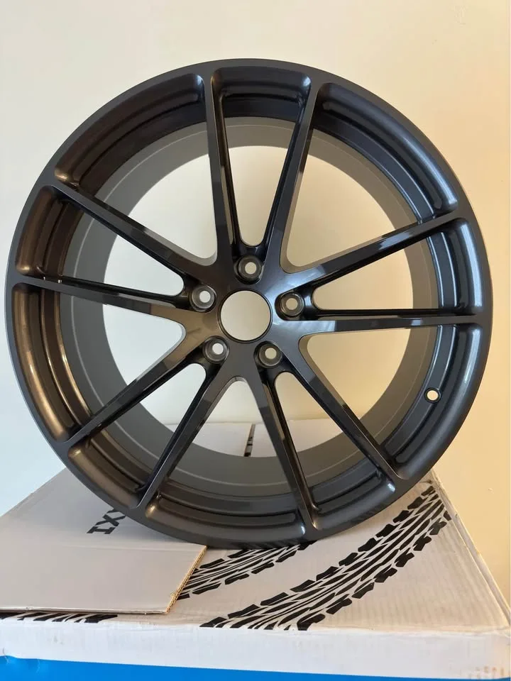 PT Maxi 20x9 inch Wheels in Gloss Graphite image indicator(2)