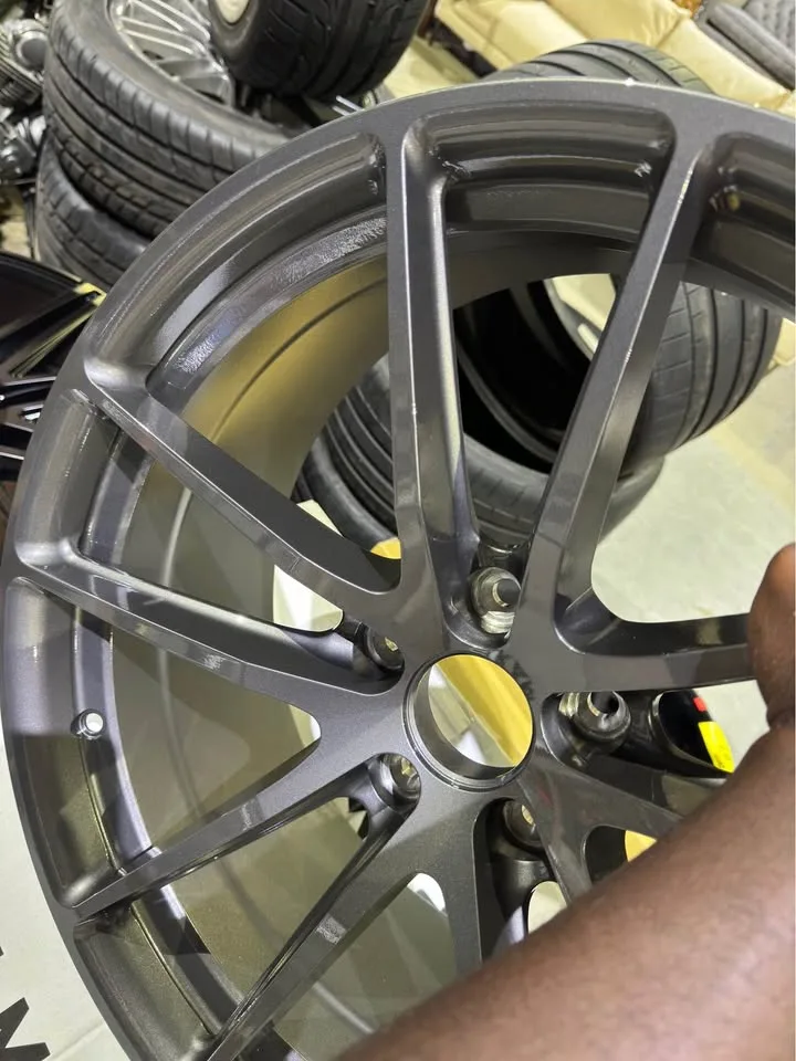 PT Maxi 20x9 inch Wheels in Gloss Graphite image indicator(4)