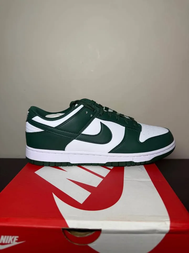 NEW! Nike SB Dunks in Green/White image indicator(4)