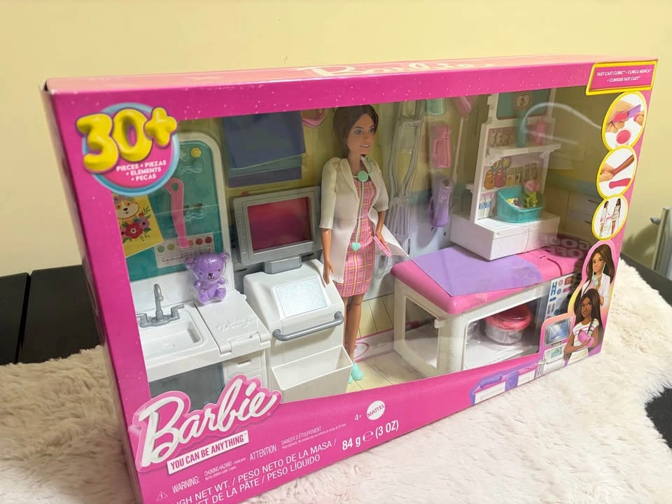 Barbie Fast Cast Clinic Playset - Brand New - photo 2
