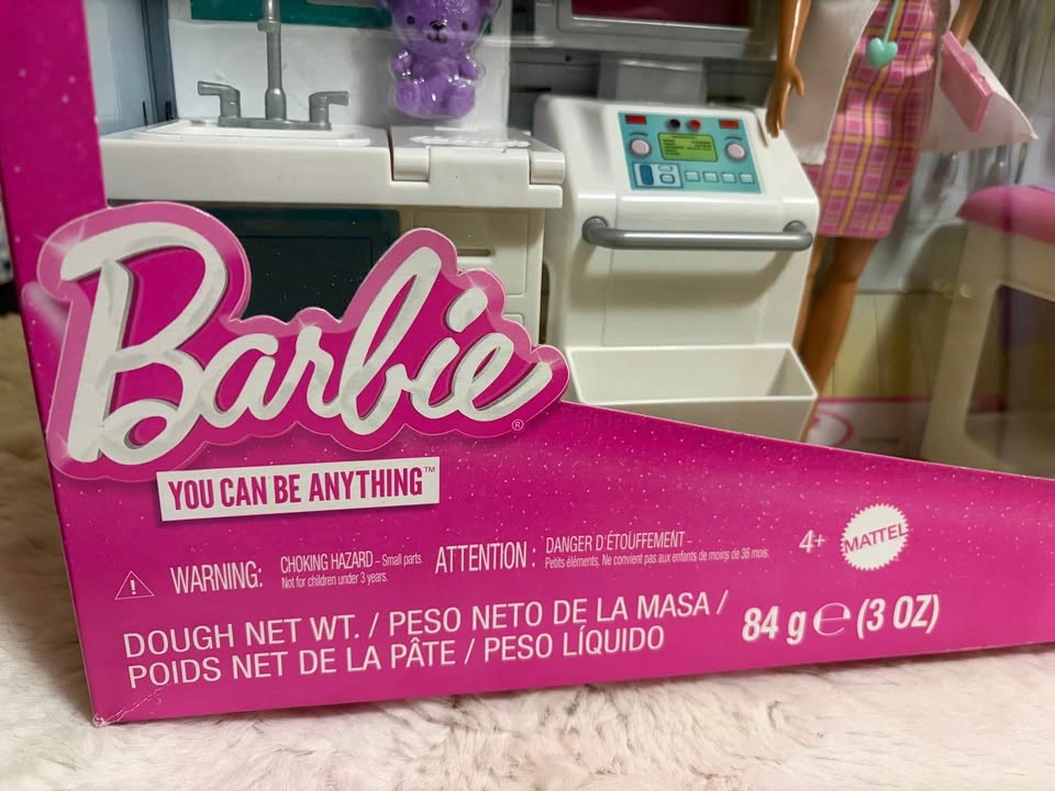 Barbie Fast Cast Clinic Playset - Brand New - photo 4