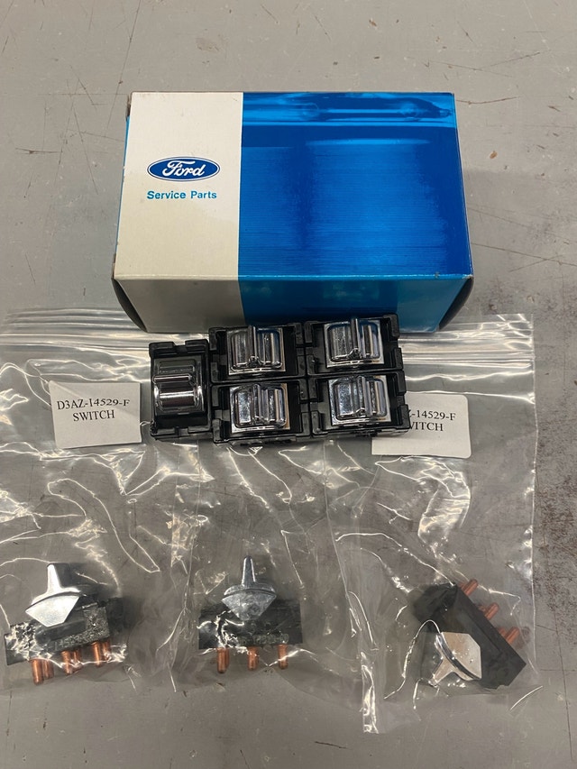 71 - 73 Mustang Power Window Switch