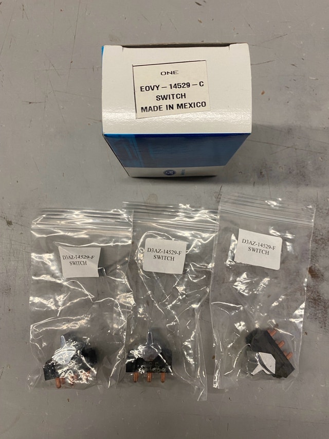 71 - 73 Mustang Power Window Switch - photo 3
