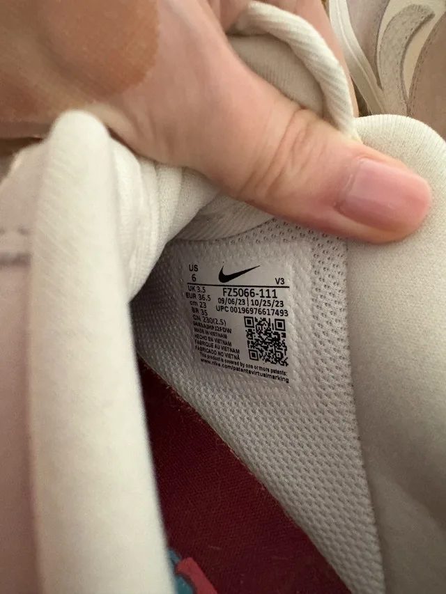 Nike Air Force 1 ‘07 LX image indicator(7)