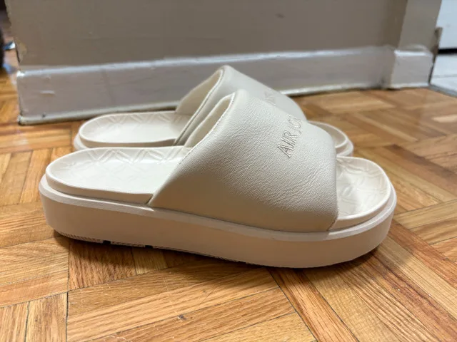 Nike Jordan Sophia Slides image indicator(7)