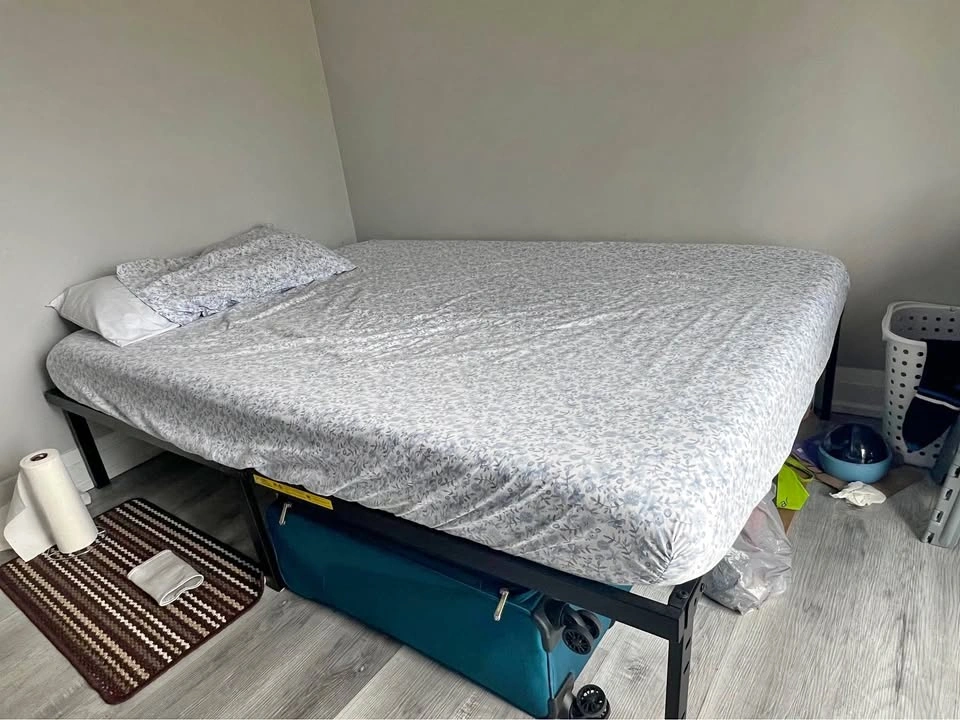 Full Size Bed Frame + 6” Memory Foam Mattress – Like New!