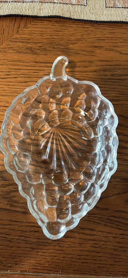 Vintage Anchor Hocking Grape Dish - photo 4