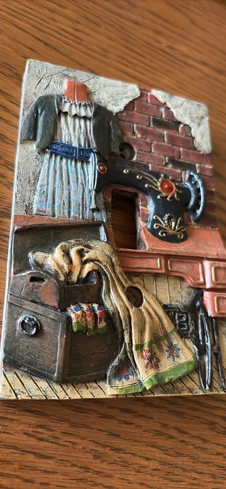 Vintage Sewing Room Light Switch Cover - photo 3