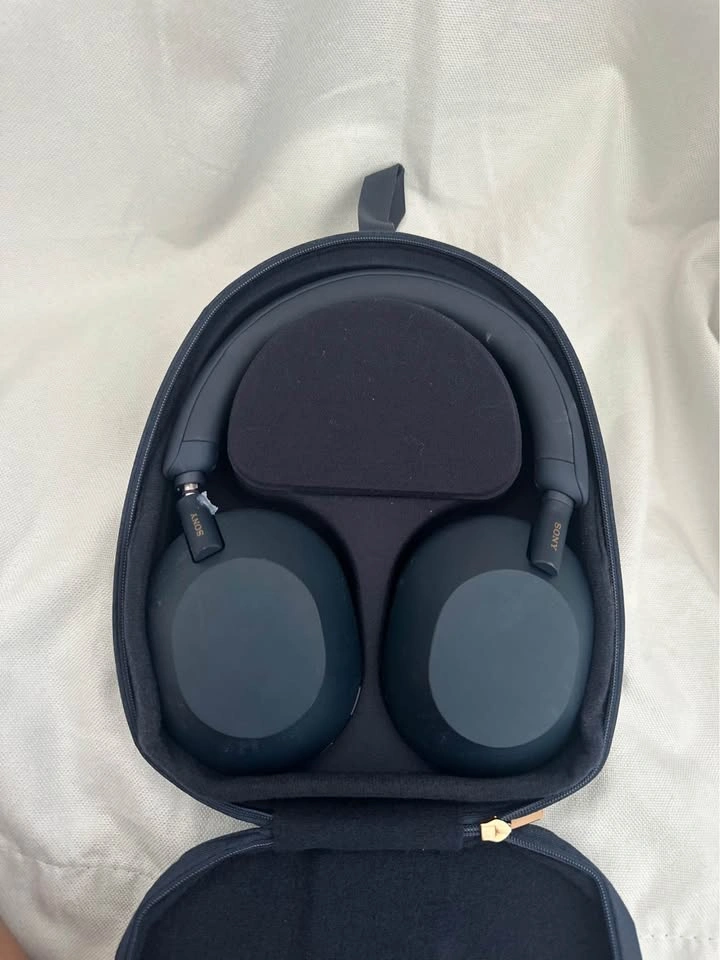 Sony XM5 headphones - photo 2