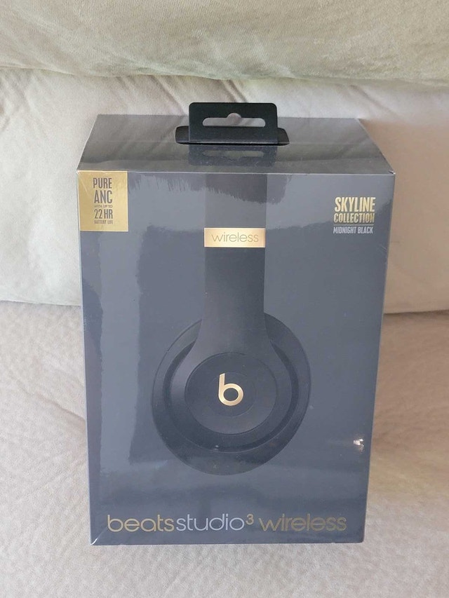Apple Beats Studio 3 Wireless Headphones Brand New, Sealed