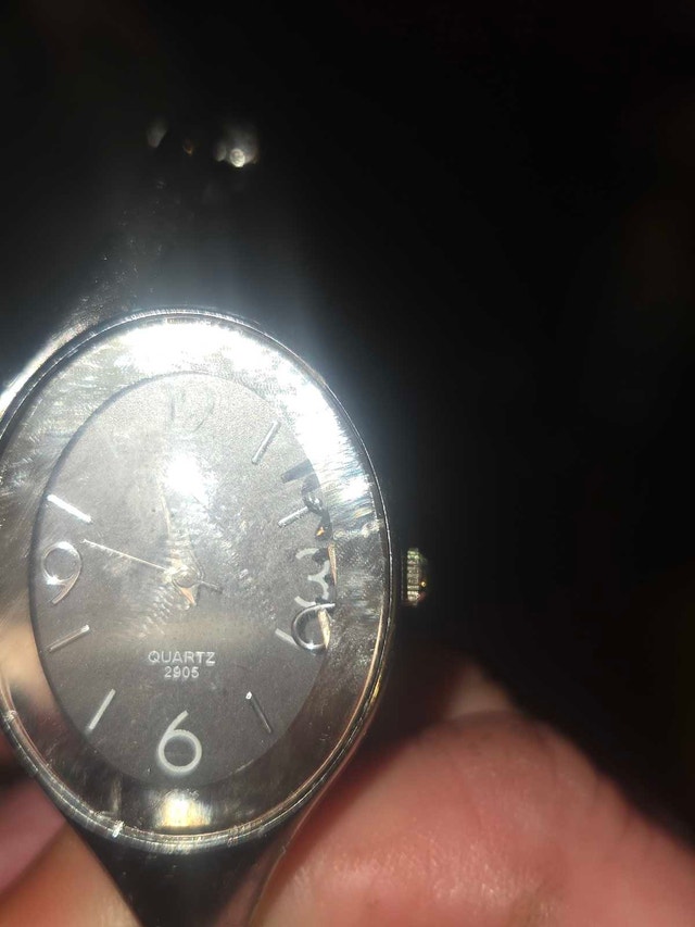 Quartz 2905 Wristwatch