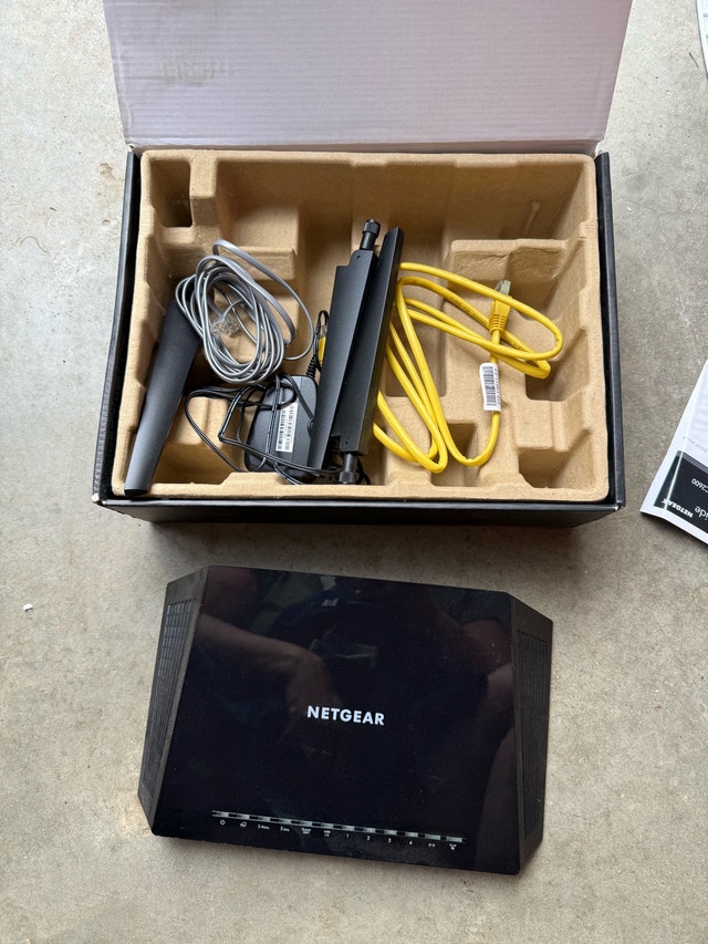 Netgear Nighthawk Router AC2600 - photo 2