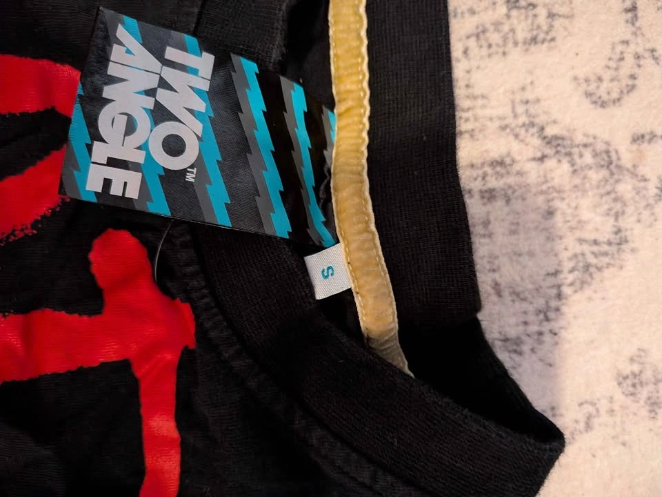 Graphic T-shirts - photo 3