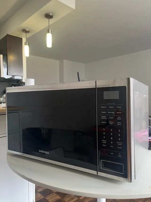 Samsung 1.4 Cu. Ft. Microwave image indicator(2)