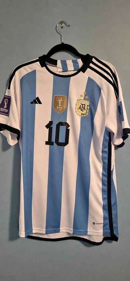 Messi world cup 2022 jersey with patches / size XL