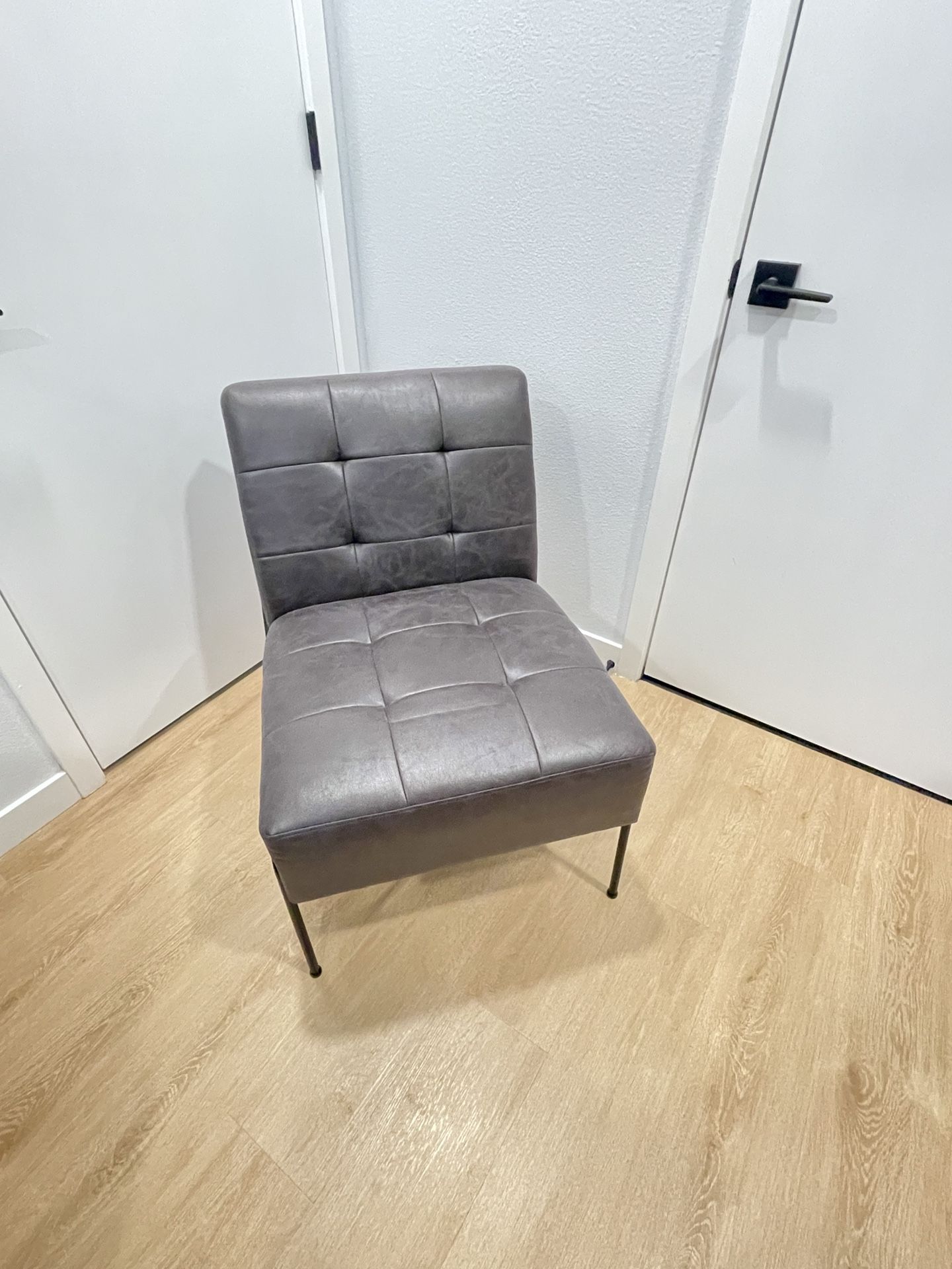 eLuxurySupply Accent Chair - Armless Upholstered Chair