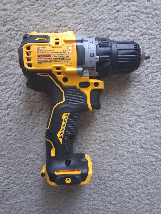 Dewalt 12V Drill - photo 2