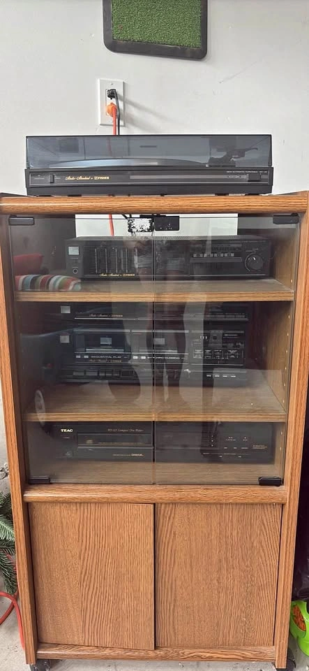 Record player and stereo equipment
