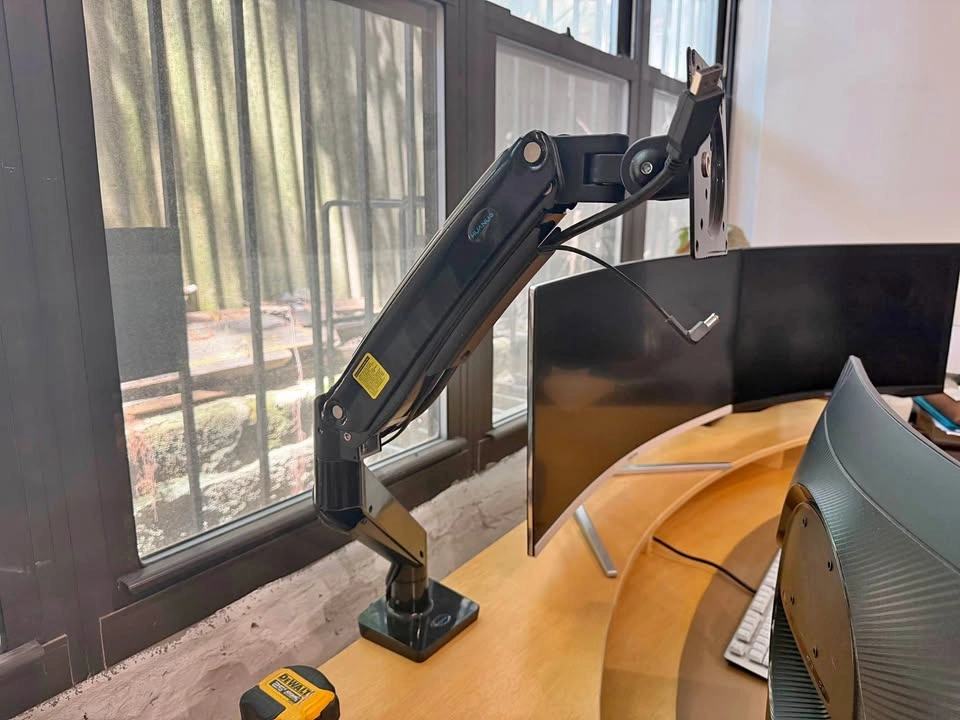HUANUO Single Monitor Arm for 13-49 inch Screens