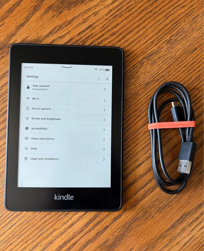 Kindle Paperwhite 10th Gen (8GB) - Good Condition! - photo 3