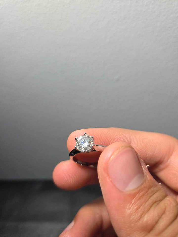 VVS1 Engagement Ring - photo 5