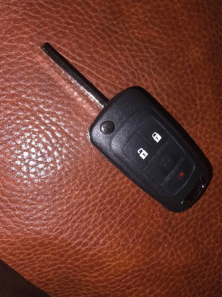 Oem 2010-2017 Chevy Equinox Key fob - photo 3