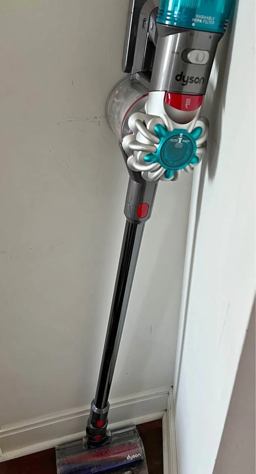 Dyson V8 vacuum cleaner