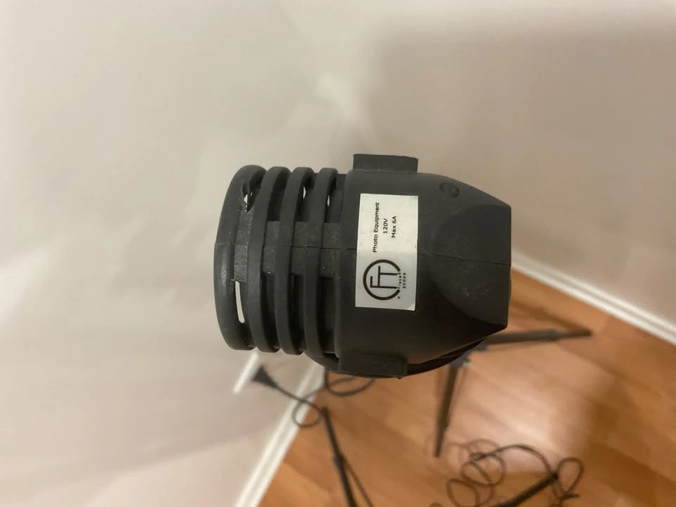 Tripod light stand - photo 3