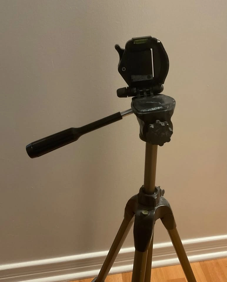Dynex Camera Tripod - photo 2