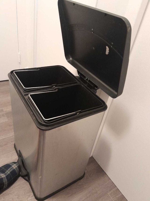 Stainless Steel Step Trash Can - photo 2