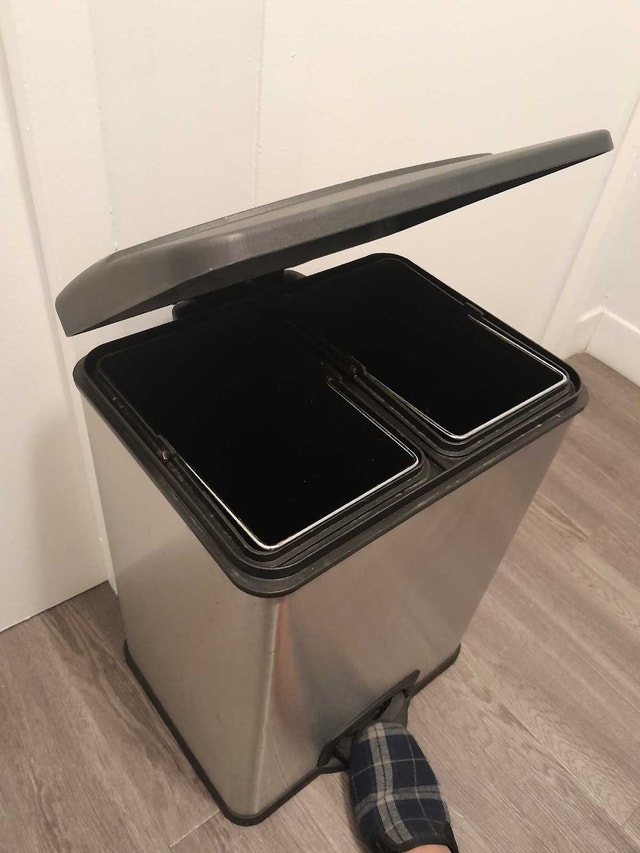 Stainless Steel Step Trash Can - photo 3