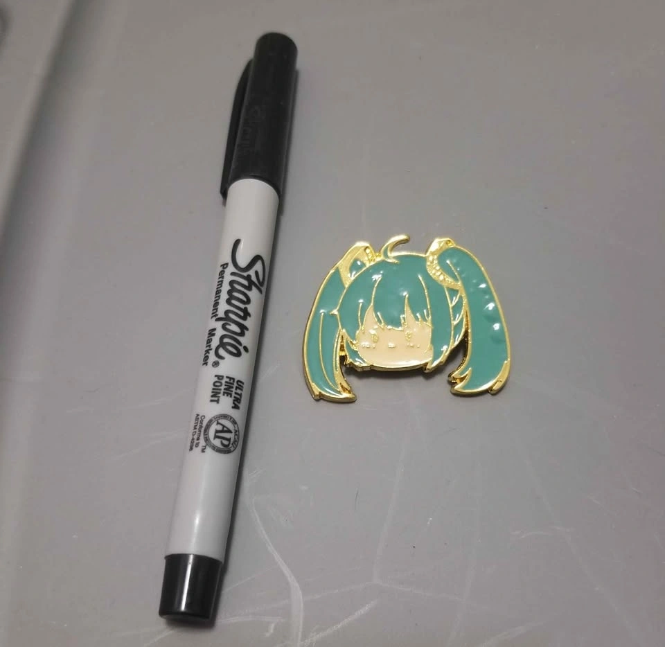 Hatsune Miku Pin - photo 2