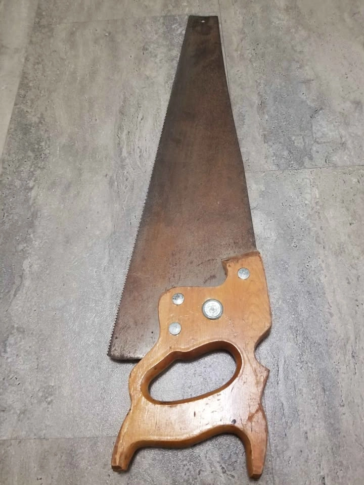 Vintage Hand Saw - photo 2