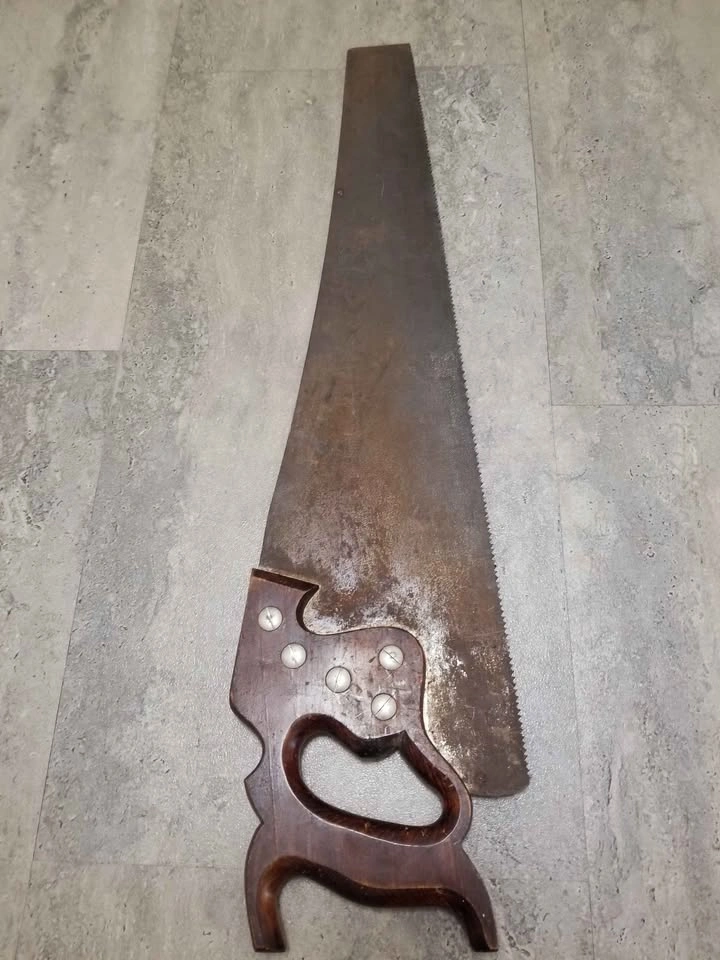 Vintage Hand Saw - photo 2