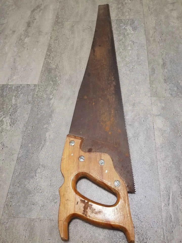 Vintage Hand Saw - photo 4