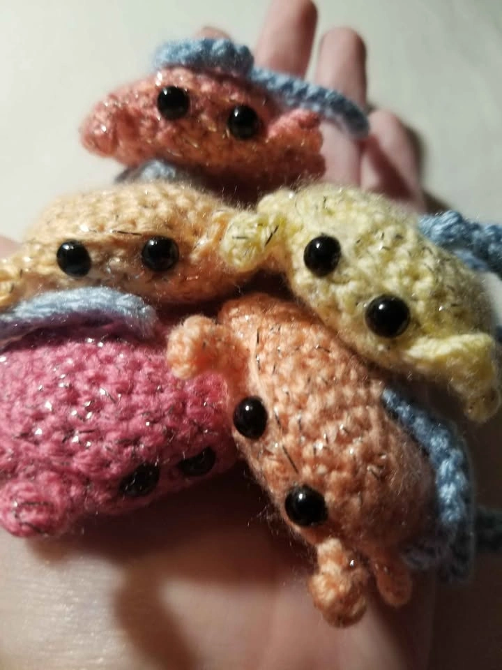 2 Crabs & Cats Crochet Keychains - photo 3