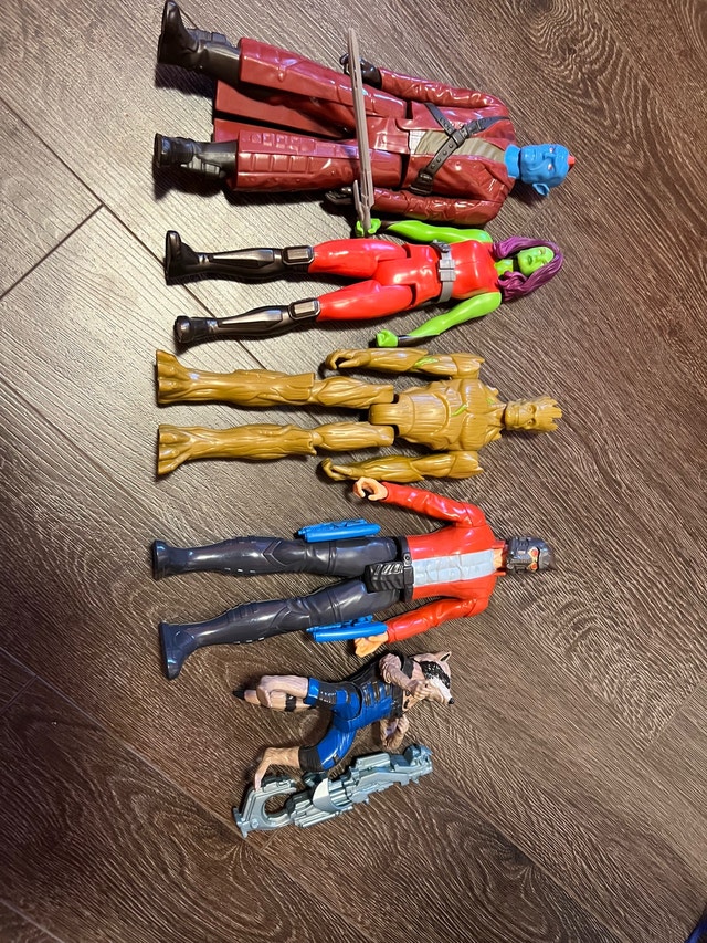 22 Titan Marvel Action Figures - photo 2