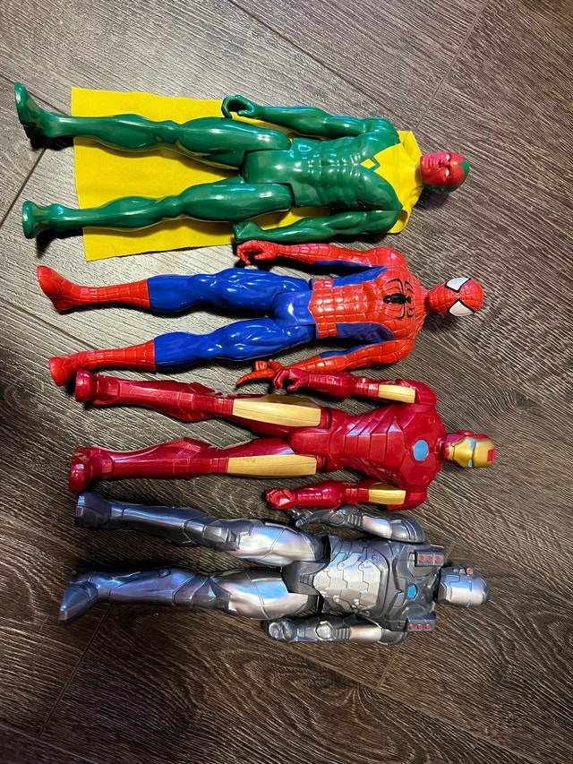 22 Titan Marvel Action Figures - photo 3