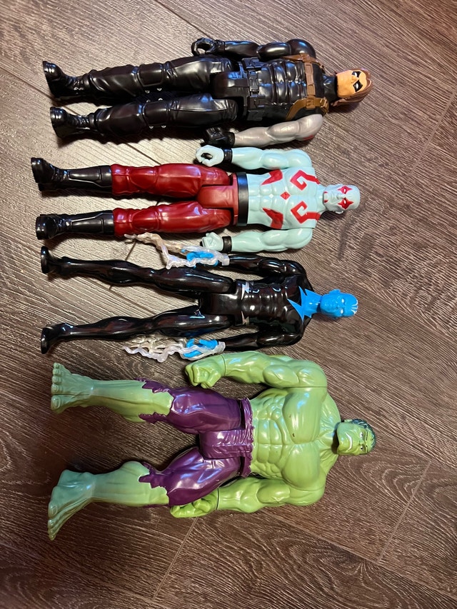 22 Titan Marvel Action Figures - photo 4