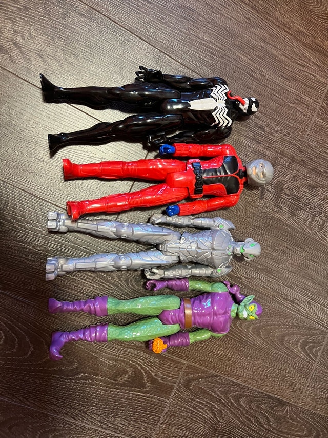 22 Titan Marvel Action Figures - photo 5
