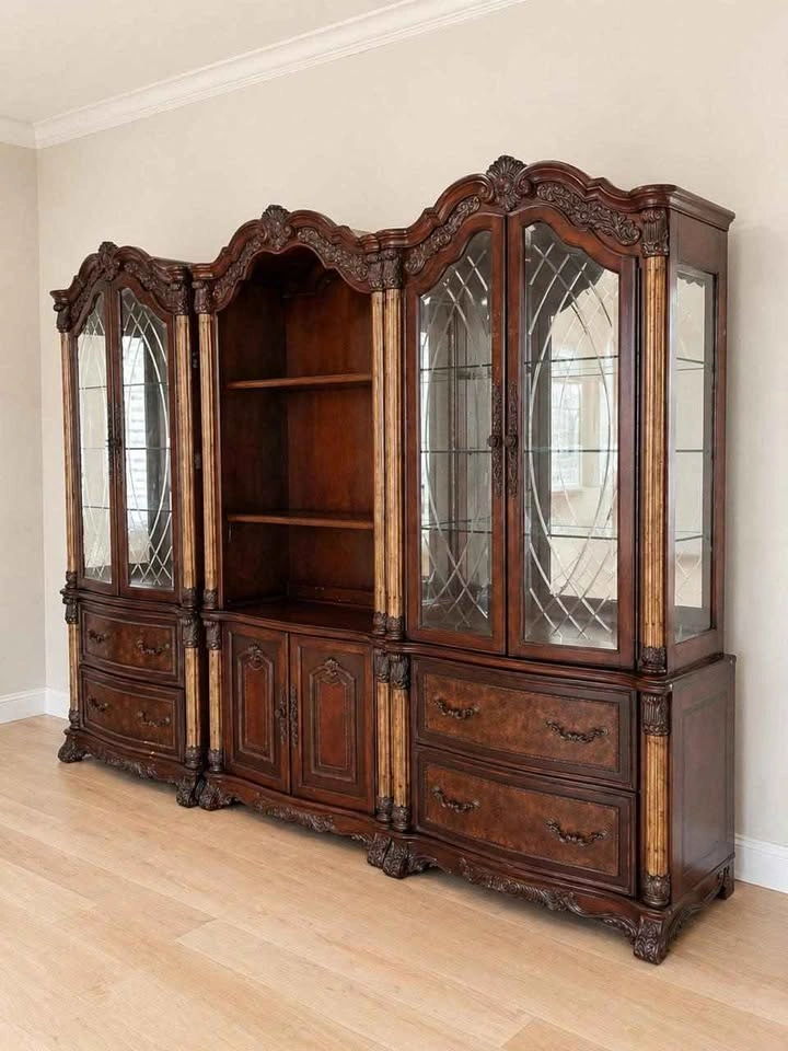 MICHAEL AMINI AICO SIGNATURE SERIES CHINA CABINET - photo 3