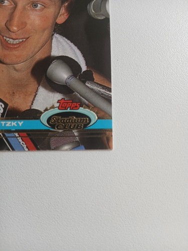 Wayne Gretzky 2 Card Lot 1991-92 Topps & 1992-93 Upper Deck - photo 3