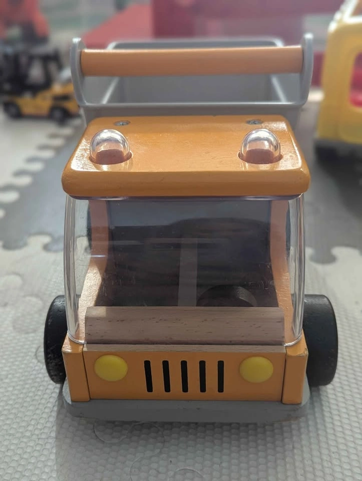 Hape Wooden Toy Dump Truck - photo 2