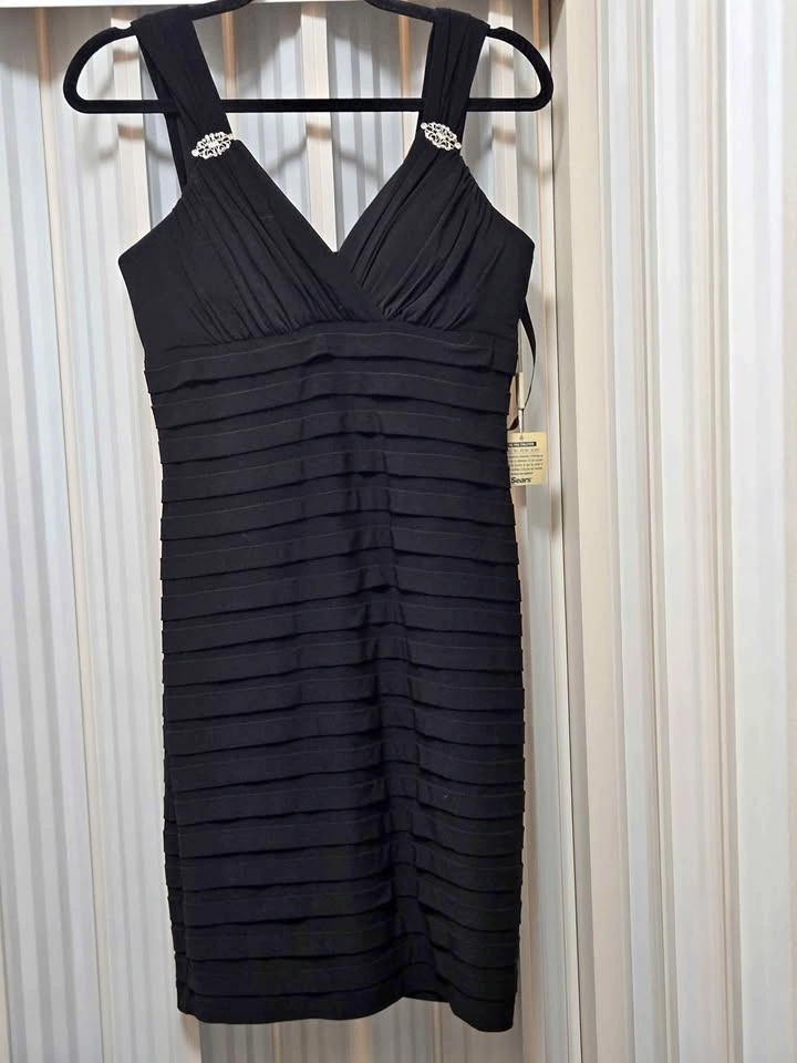 Bodycon Cocktail Dress and 4 inch heels