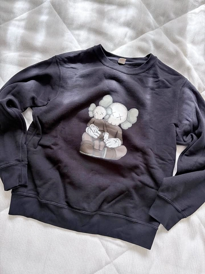 UNIQLO X KAWS Crewneck